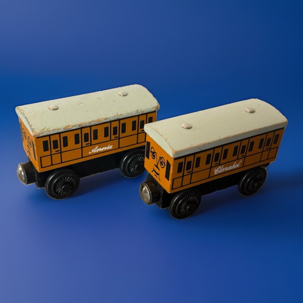 VTG Lot of 2 ANNIE & CLARABEL  2001 Thomas Train Wooden Railway Passenger Coach